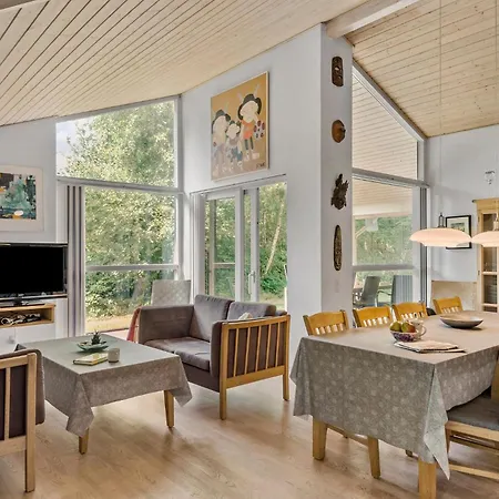 3 Bedroom Gorgeous In Casa de Férias *