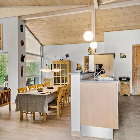 3 Bedroom Gorgeous In Casa de Férias